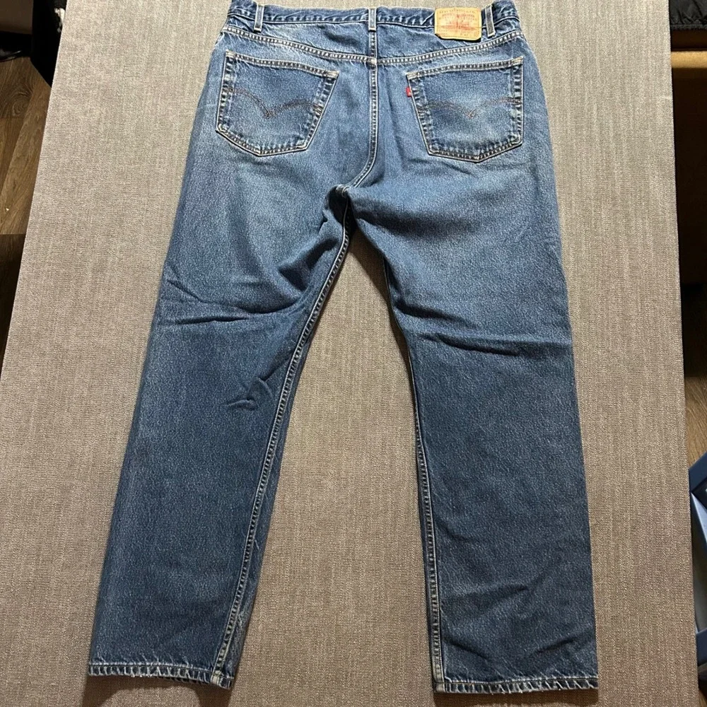 Vintage Levi's 505 Regular Fit Jeans Mens 42x32 Blue Straight Leg Mid Wash Denim